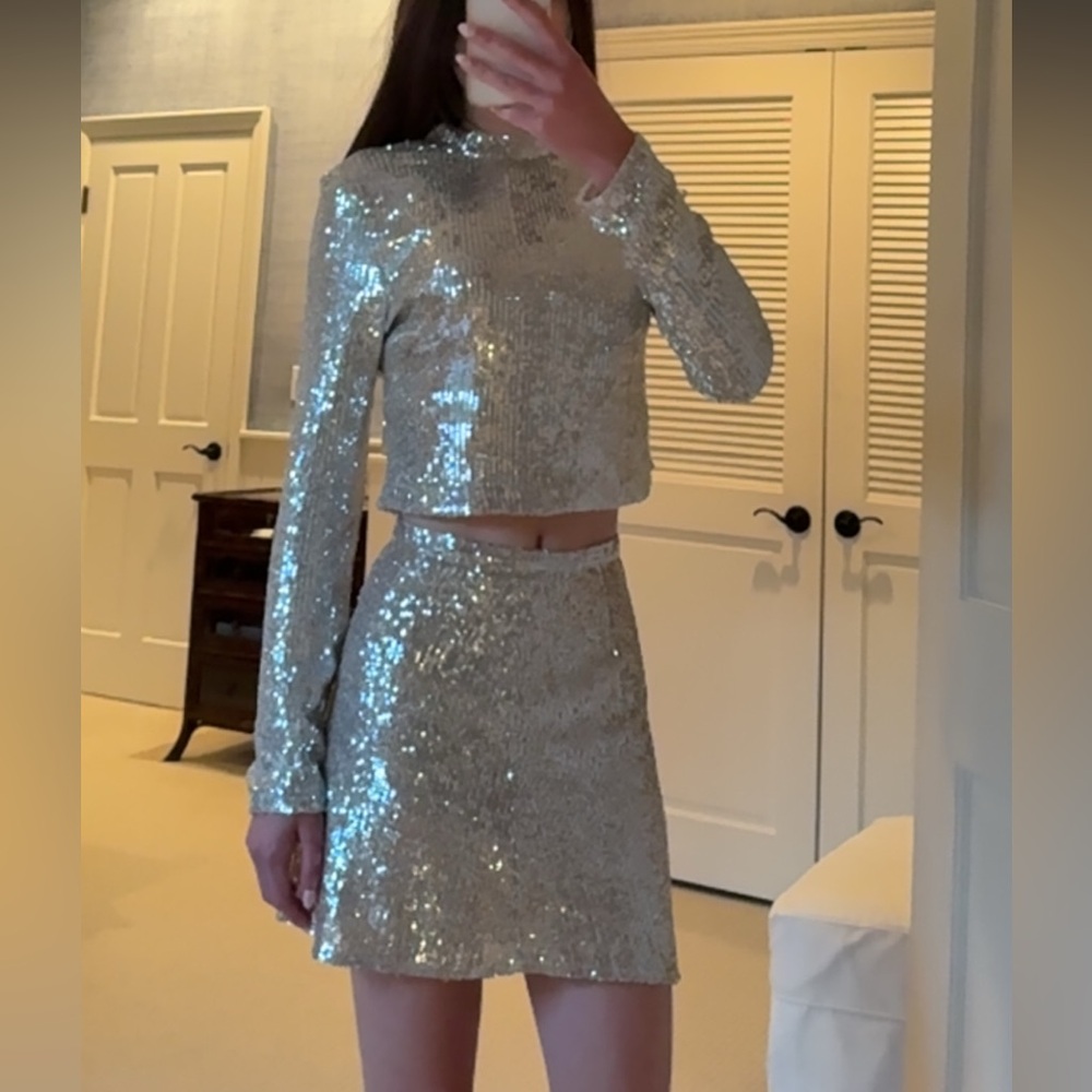 Set 2 items- RESA Silver Sequin Mini Skirt & Endless Rose Silver Sequin Top XS